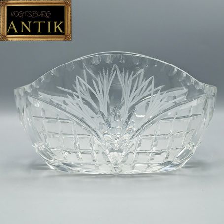 Eine mit Blumenmustern verzierte Bonbonschale, Glas, UdSSR, 1970-1990