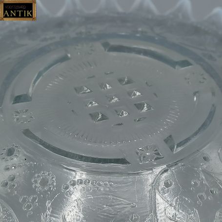 Antiker Opalglas Teller, Platte 1915, weiß, transparent antike Pressglas von Fenne Glashütte