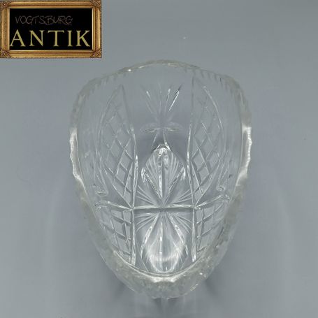 Eine mit Blumenmustern verzierte Bonbonschale, Glas, UdSSR, 1970-1990