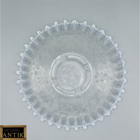 Antiker Opalglas Teller, Platte 1915, weiß, transparent antike Pressglas von Fenne Glashütte